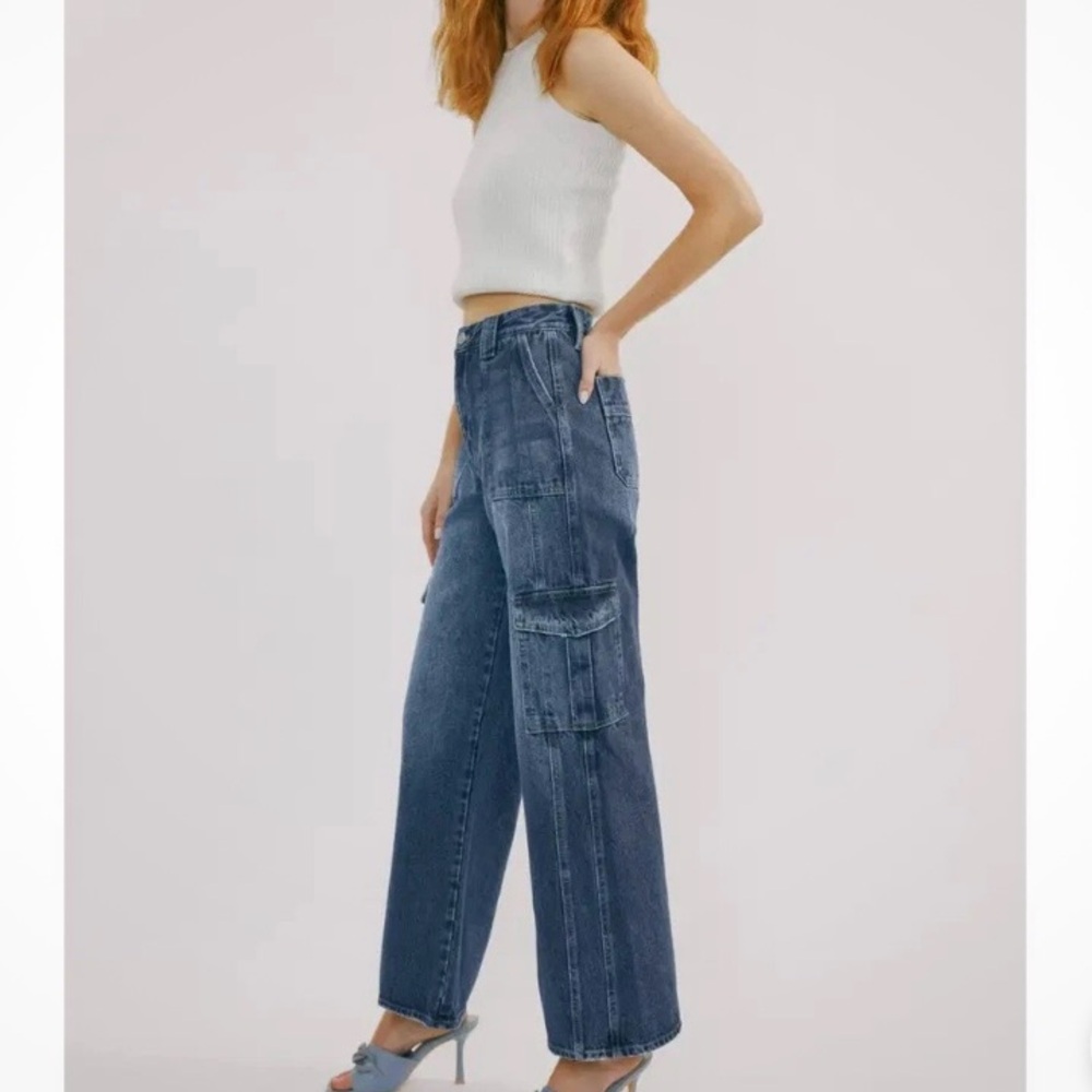 KanCan High Rise Wide Leg Cargo Jeans Medium Wash. Size: 5/26 - Picture 2 of 7